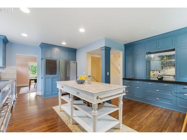 4536 Se WOODWARD St, Portland, OR 97206