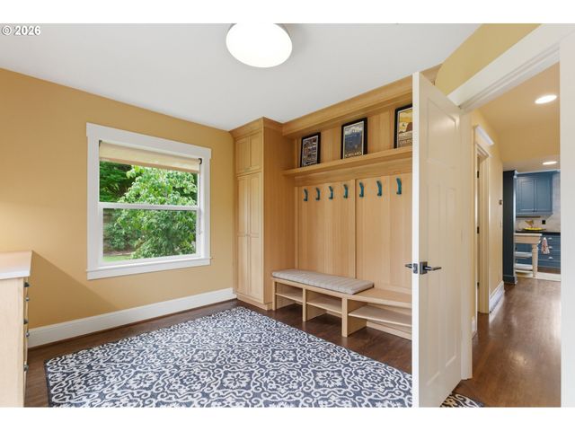 4536 Se WOODWARD St, Portland, OR 97206