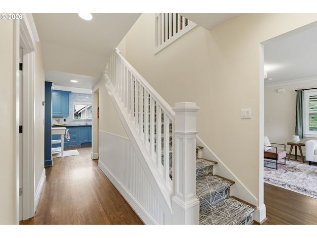 4536 Se WOODWARD St, Portland, OR 97206