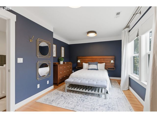 4536 Se WOODWARD St, Portland, OR 97206
