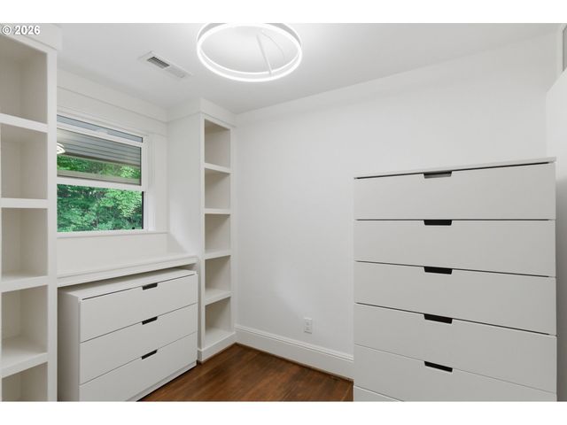 4536 Se WOODWARD St, Portland, OR 97206