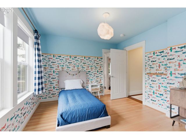 4536 Se WOODWARD St, Portland, OR 97206