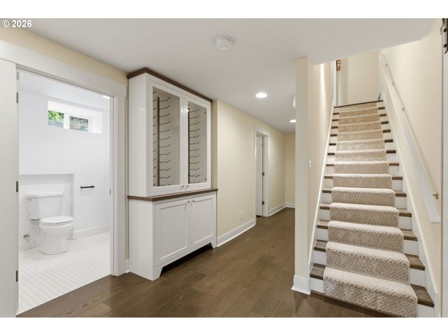 4536 Se WOODWARD St, Portland, OR 97206
