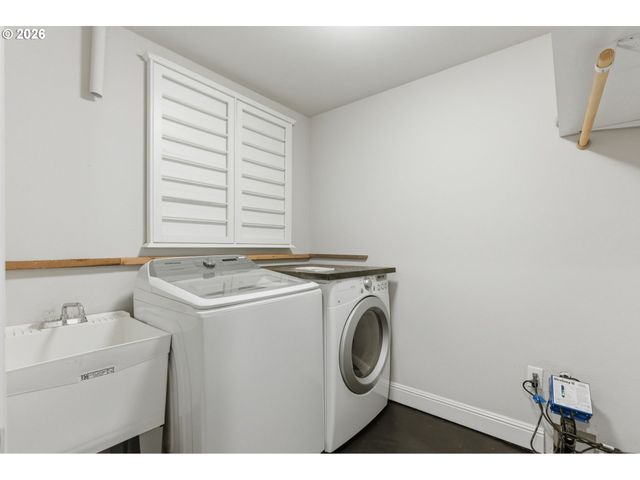 4536 Se WOODWARD St, Portland, OR 97206