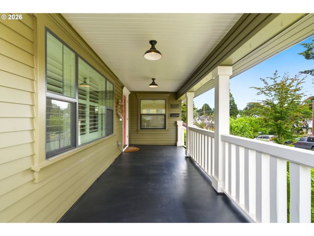 4536 Se WOODWARD St, Portland, OR 97206