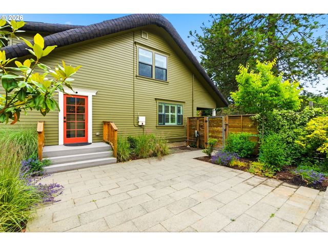 4536 Se WOODWARD St, Portland, OR 97206