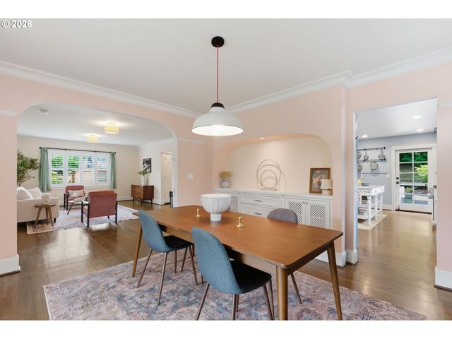 4536 Se WOODWARD St, Portland, OR 97206