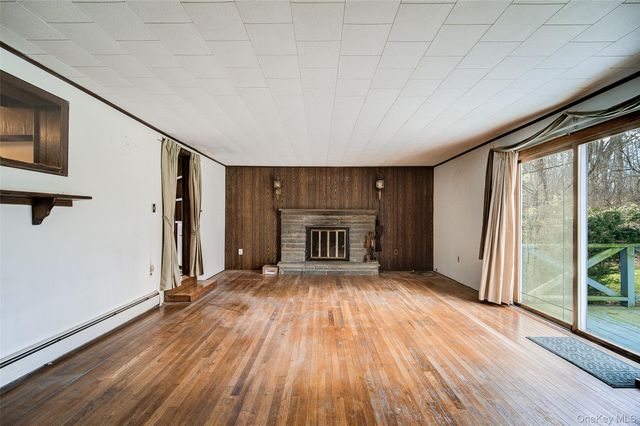 166 Brookside Farms, Newburgh, NY 12550