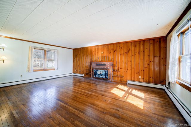 166 Brookside Farms, Newburgh, NY 12550