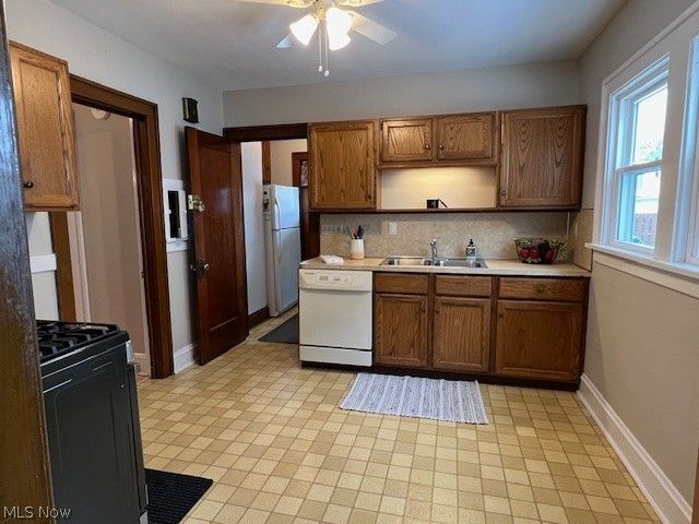 2198 Chesterland Avenue, Lakewood, OH 44107