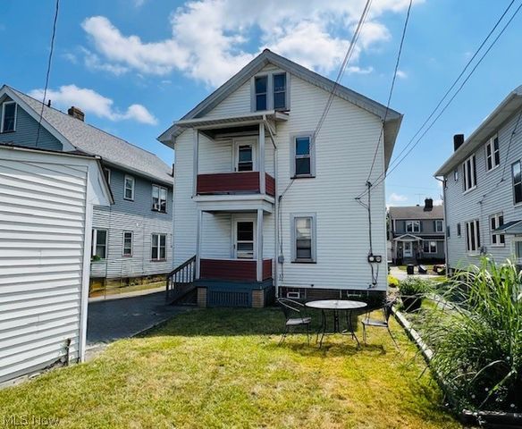 2198 Chesterland Avenue, Lakewood, OH 44107