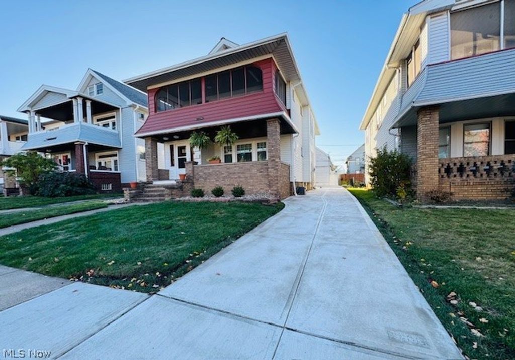 2198 Chesterland Avenue, Lakewood, OH 44107