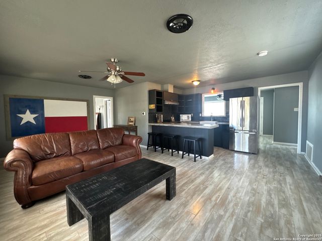 3058 Westview, Canyon Lake, TX 78133