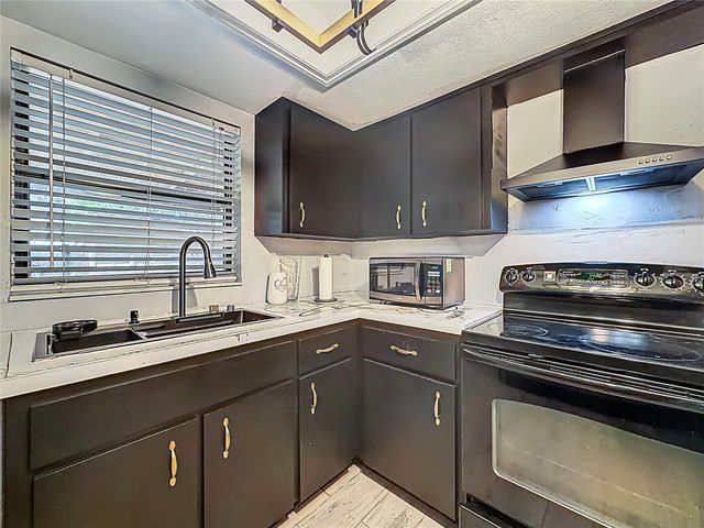 31427 GHENT AVENUE, Mount Plymouth, FL 32776