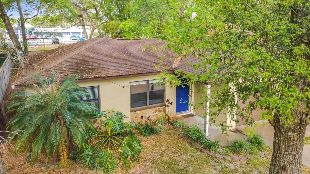 Image 2 of property listing at 31427 GHENT AVENUE, Mount Plymouth, FL 32776