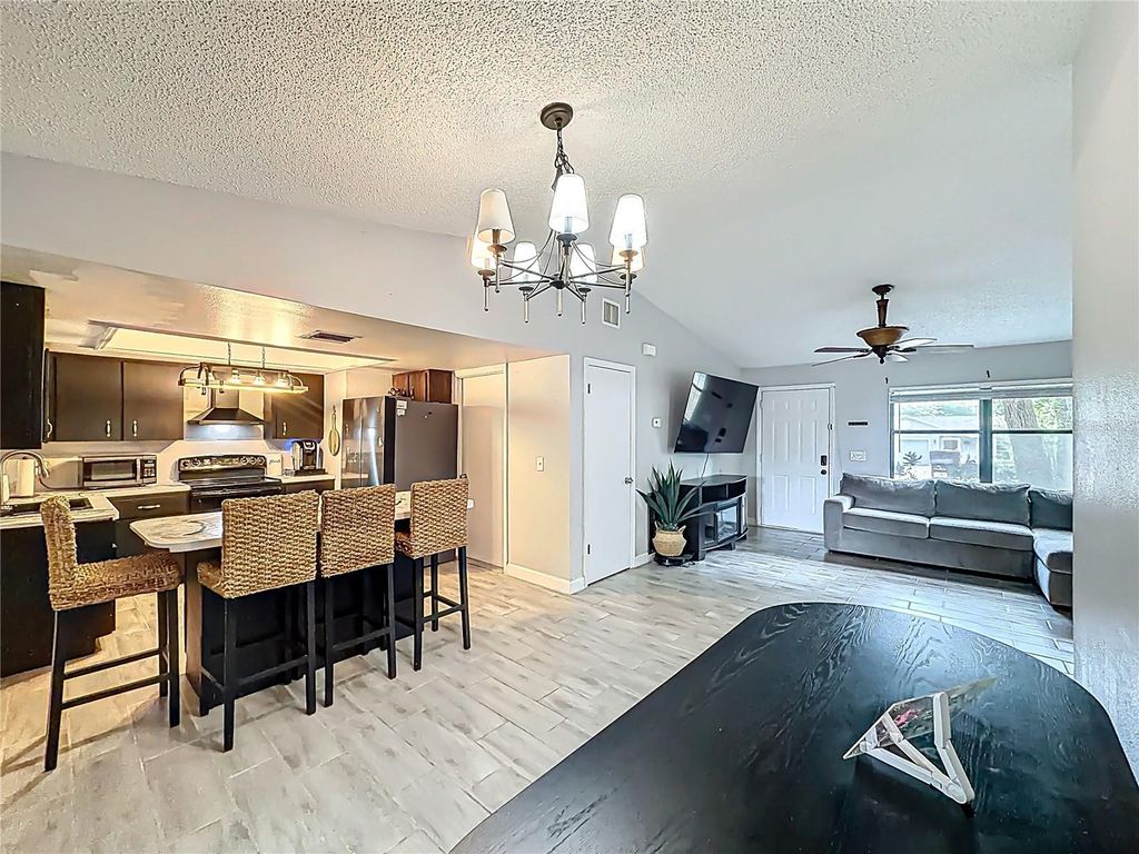 Image 14 of property listing at 31427 GHENT AVENUE, Mount Plymouth, FL 32776