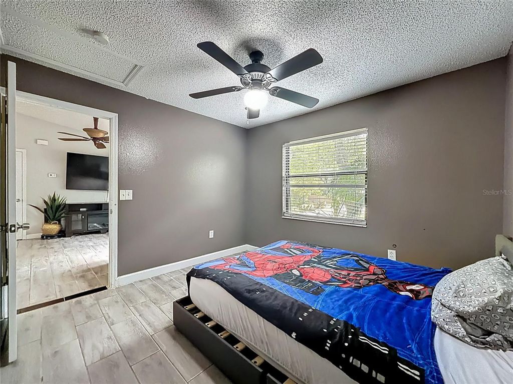 Image 24 of property listing at 31427 GHENT AVENUE, Mount Plymouth, FL 32776