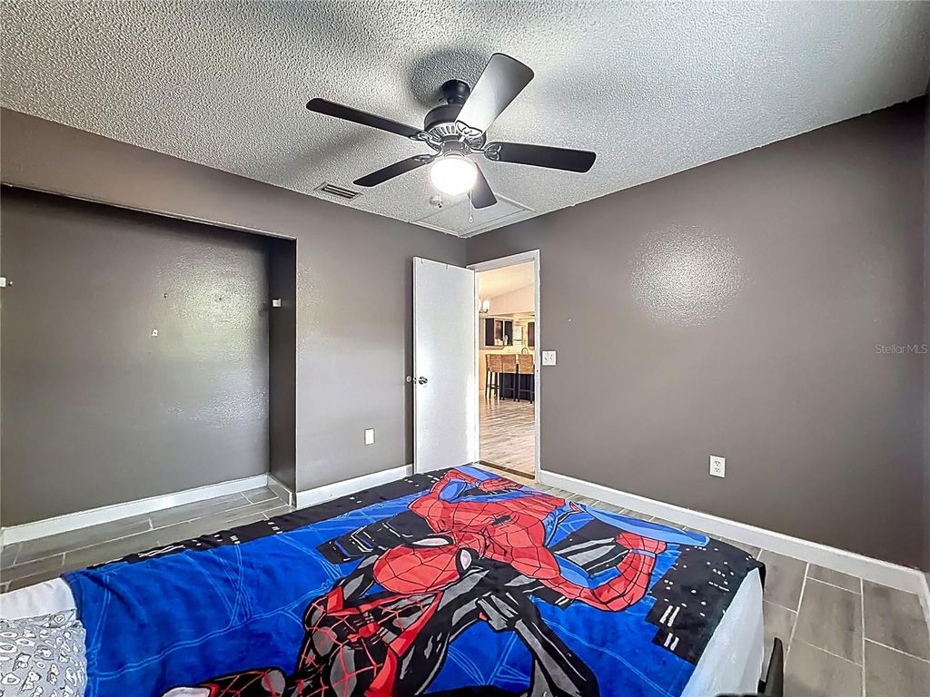 Image 27 of property listing at 31427 GHENT AVENUE, Mount Plymouth, FL 32776