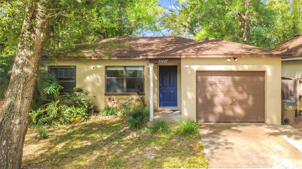Image 4 of property listing at 31427 GHENT AVENUE, Mount Plymouth, FL 32776