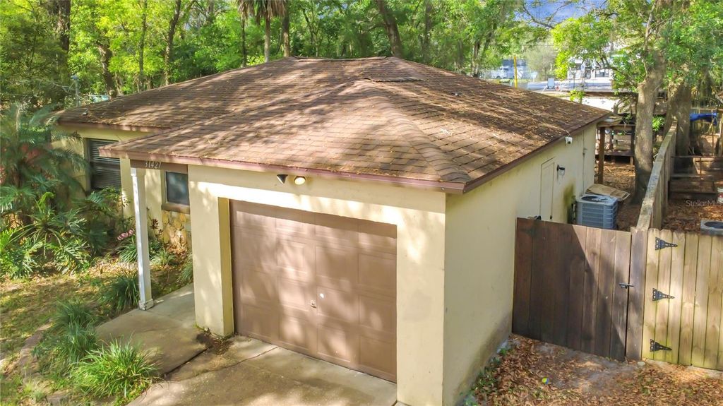 Image 6 of property listing at 31427 GHENT AVENUE, Mount Plymouth, FL 32776