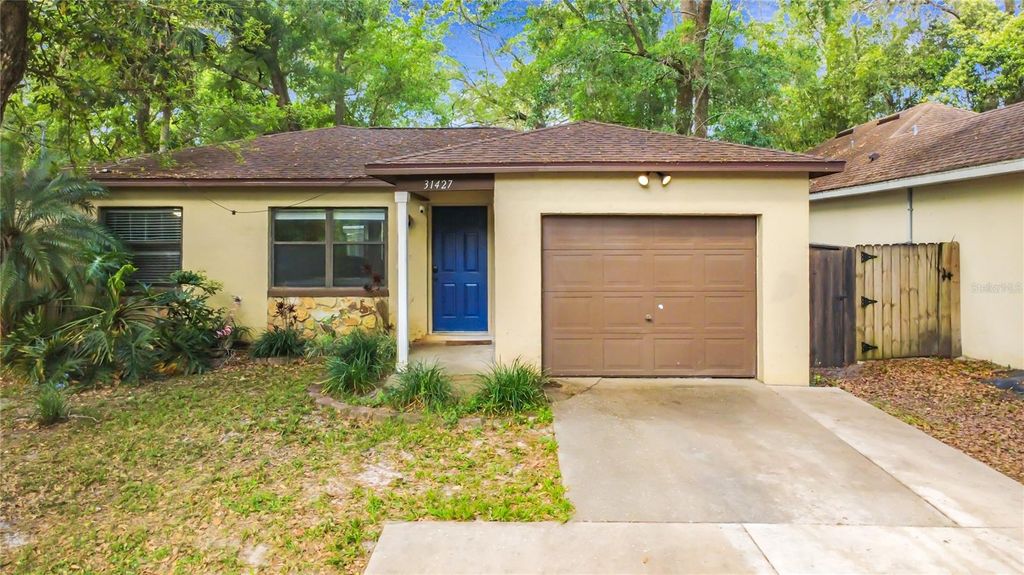 Image 7 of property listing at 31427 GHENT AVENUE, Mount Plymouth, FL 32776