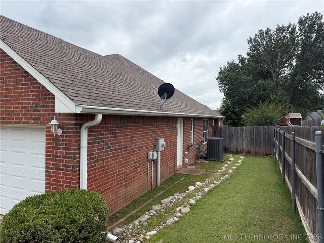 1649 Brentwood, Ardmore, OK 73401