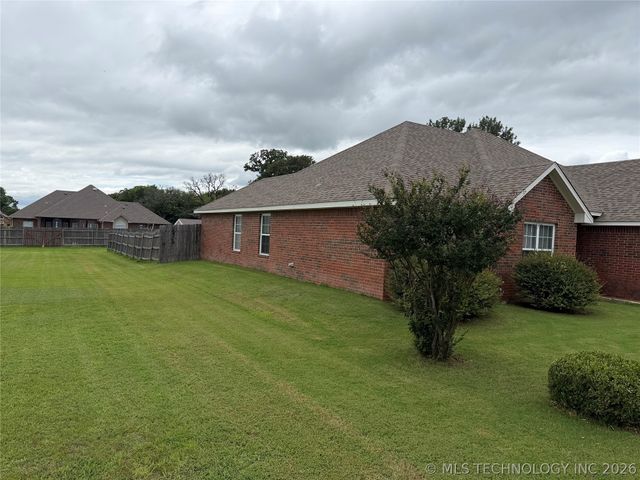 1649 Brentwood, Ardmore, OK 73401