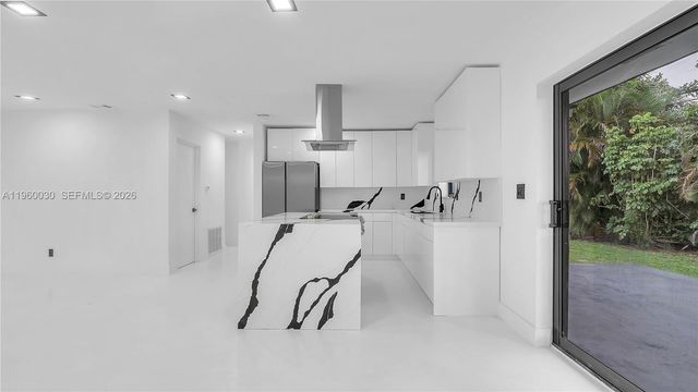 3810 NW 6th St, Lauderhill, FL 33311