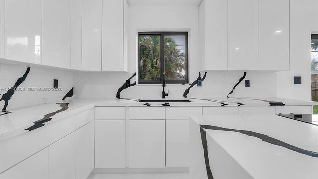 3810 NW 6th St, Lauderhill, FL 33311