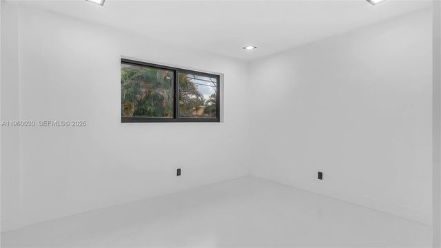 3810 NW 6th St, Lauderhill, FL 33311