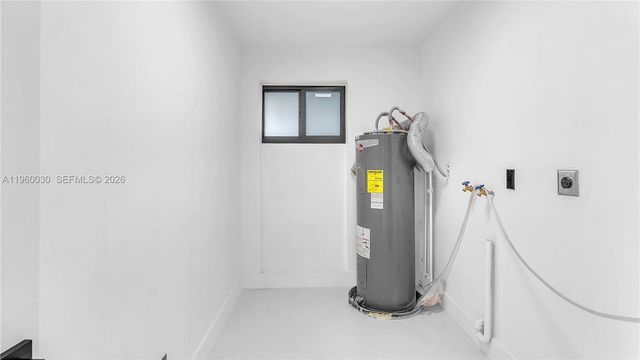 3810 NW 6th St, Lauderhill, FL 33311