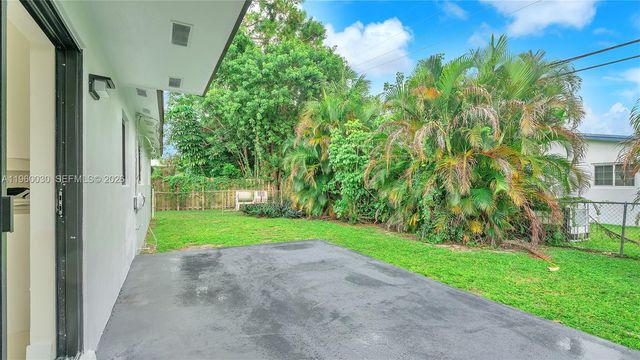 3810 NW 6th St, Lauderhill, FL 33311