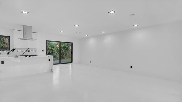 3810 NW 6th St, Lauderhill, FL 33311