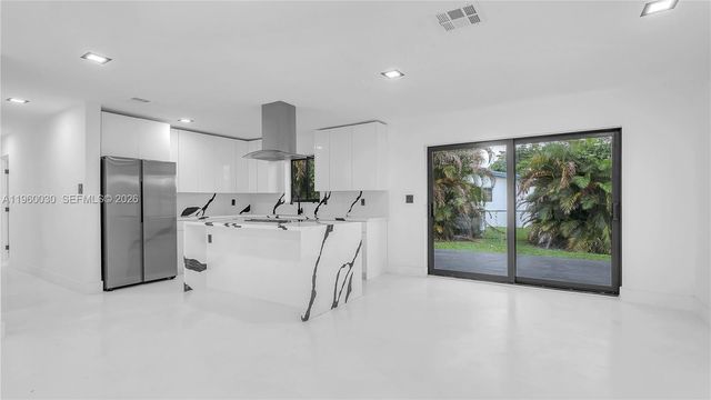 3810 NW 6th St, Lauderhill, FL 33311