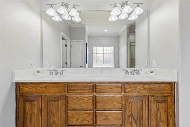 2105 Wood Duck Lane, Granbury, TX 76049