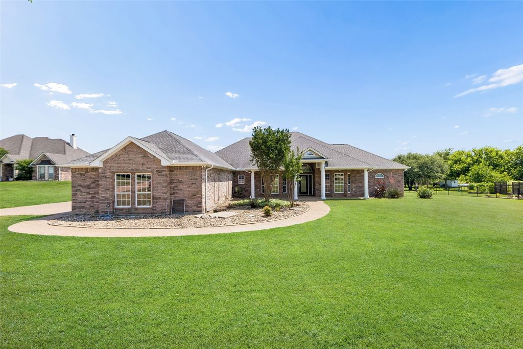 2105 Wood Duck Lane, Granbury, TX 76049