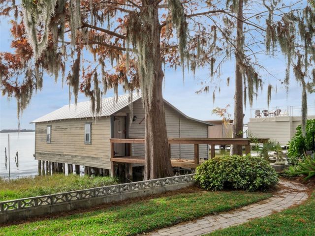 1490 LAKESHORE DRIVE, Mount Dora, FL 32757