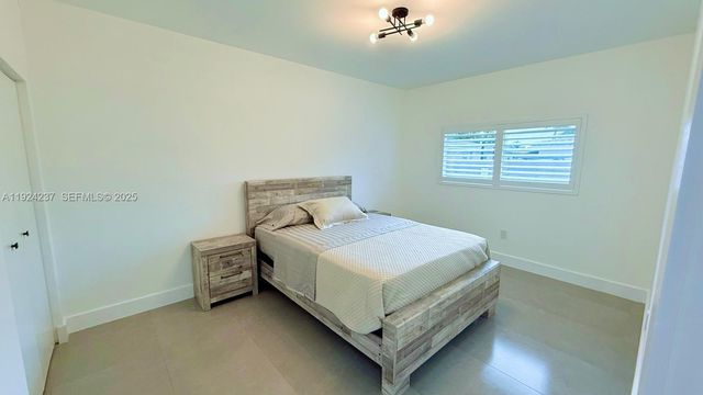 4701 NE 3rd Ave 0, Oakland Park, FL 33334