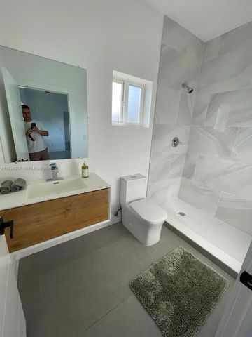 4701 NE 3rd Ave 0, Oakland Park, FL 33334