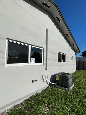 4701 NE 3rd Ave 0, Oakland Park, FL 33334