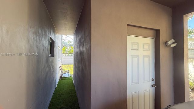 4701 NE 3rd Ave 0, Oakland Park, FL 33334