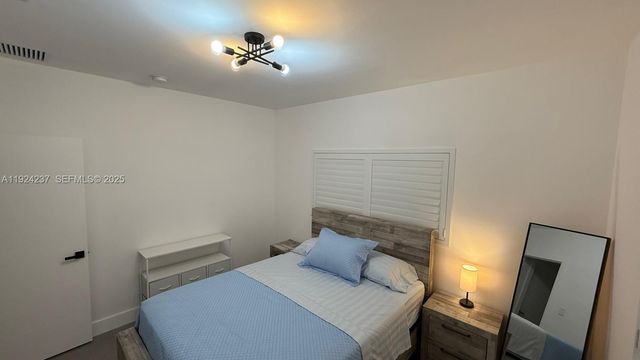 4701 NE 3rd Ave 0, Oakland Park, FL 33334