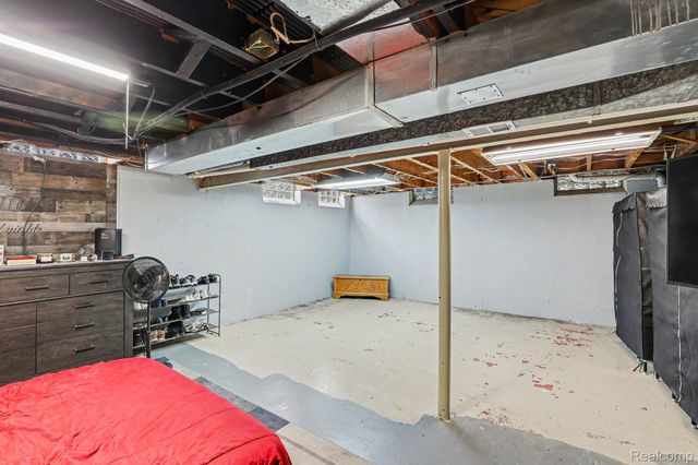 8965 Shannon Drive, Sterling Heights, MI 48314