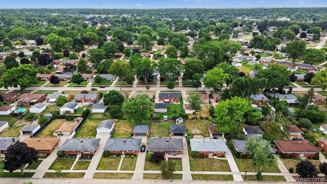 8965 Shannon Drive, Sterling Heights, MI 48314