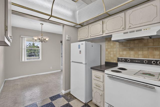 111 Sheffield E, West Palm Beach, FL 33417