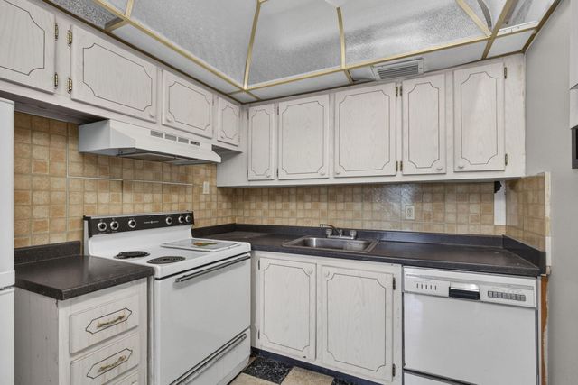 111 Sheffield E, West Palm Beach, FL 33417