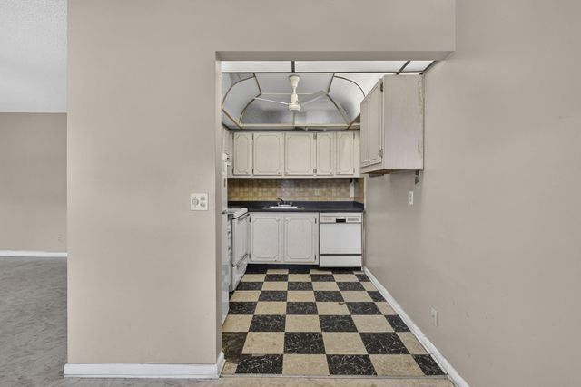 111 Sheffield E, West Palm Beach, FL 33417