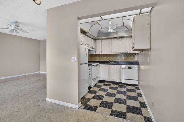 111 Sheffield E, West Palm Beach, FL 33417