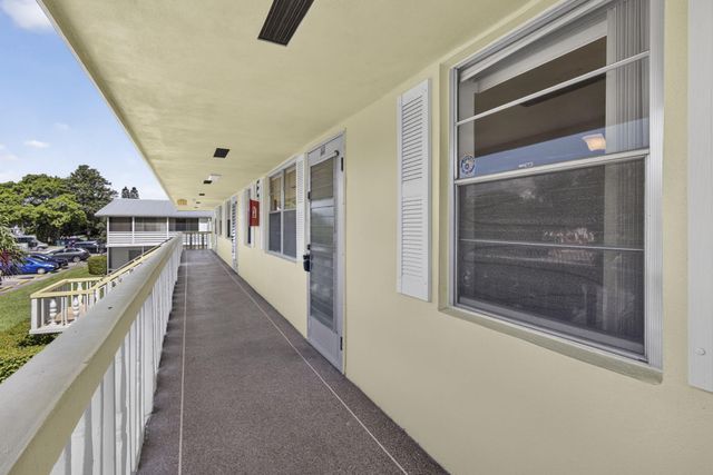 111 Sheffield E, West Palm Beach, FL 33417