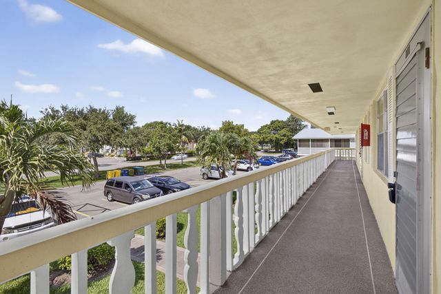111 Sheffield E, West Palm Beach, FL 33417